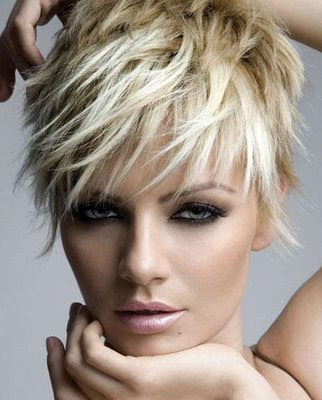 Cool Short Layered Crop Hairstyle for Women - Hairstyles: Cool Short 